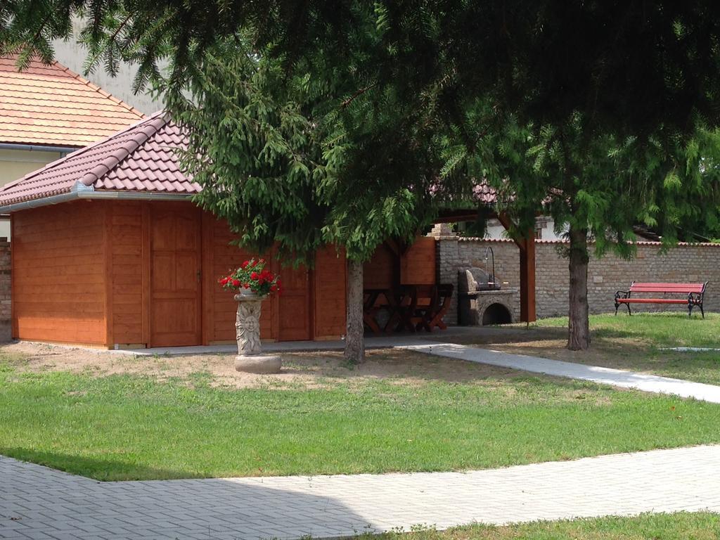 Althaus Vendeghaz Hotel Nemetker Екстериор снимка