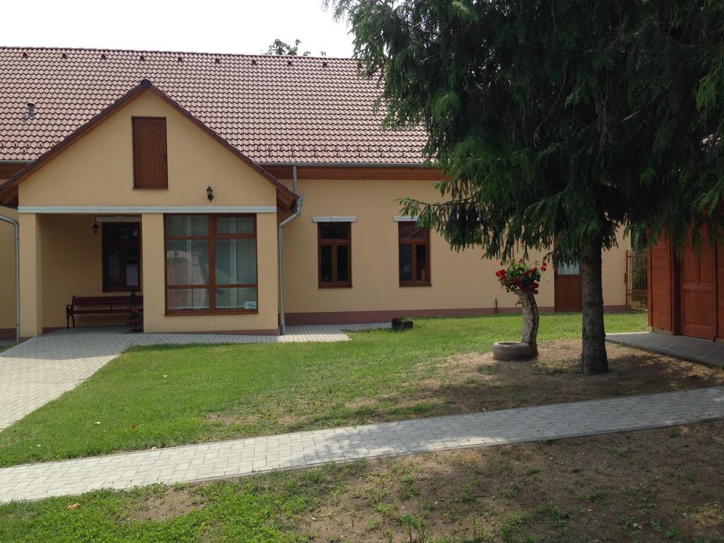 Althaus Vendeghaz Hotel Nemetker Екстериор снимка